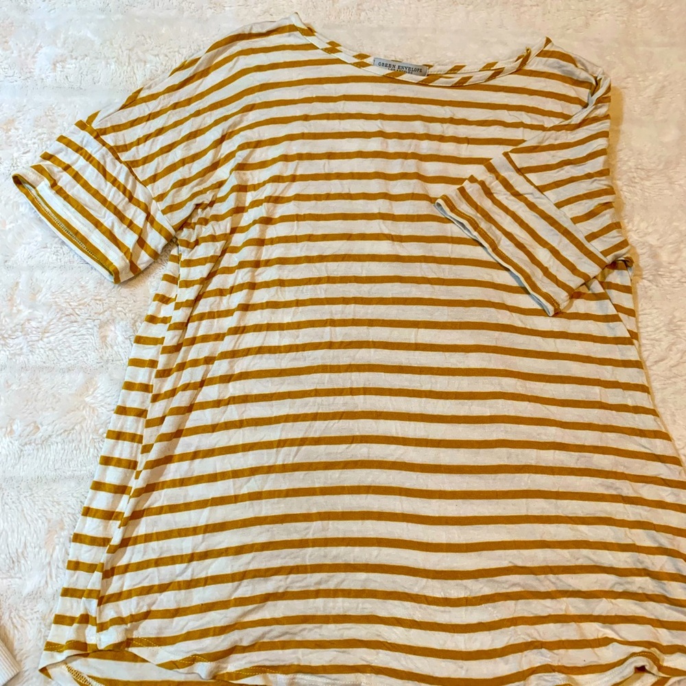 •Size medium
•like new :)
